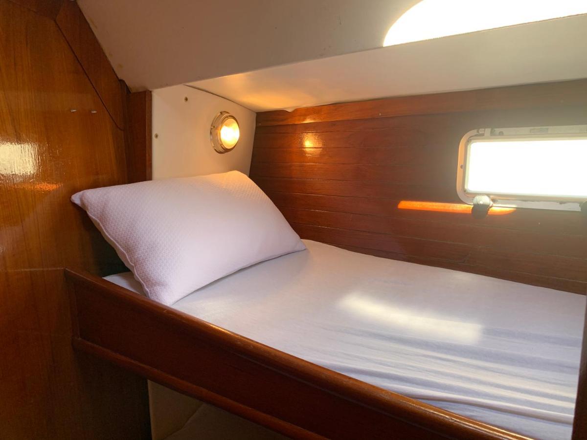 Nuit Sur Un Bateau La Rochelle (Charente-Maritime) Exterior foto