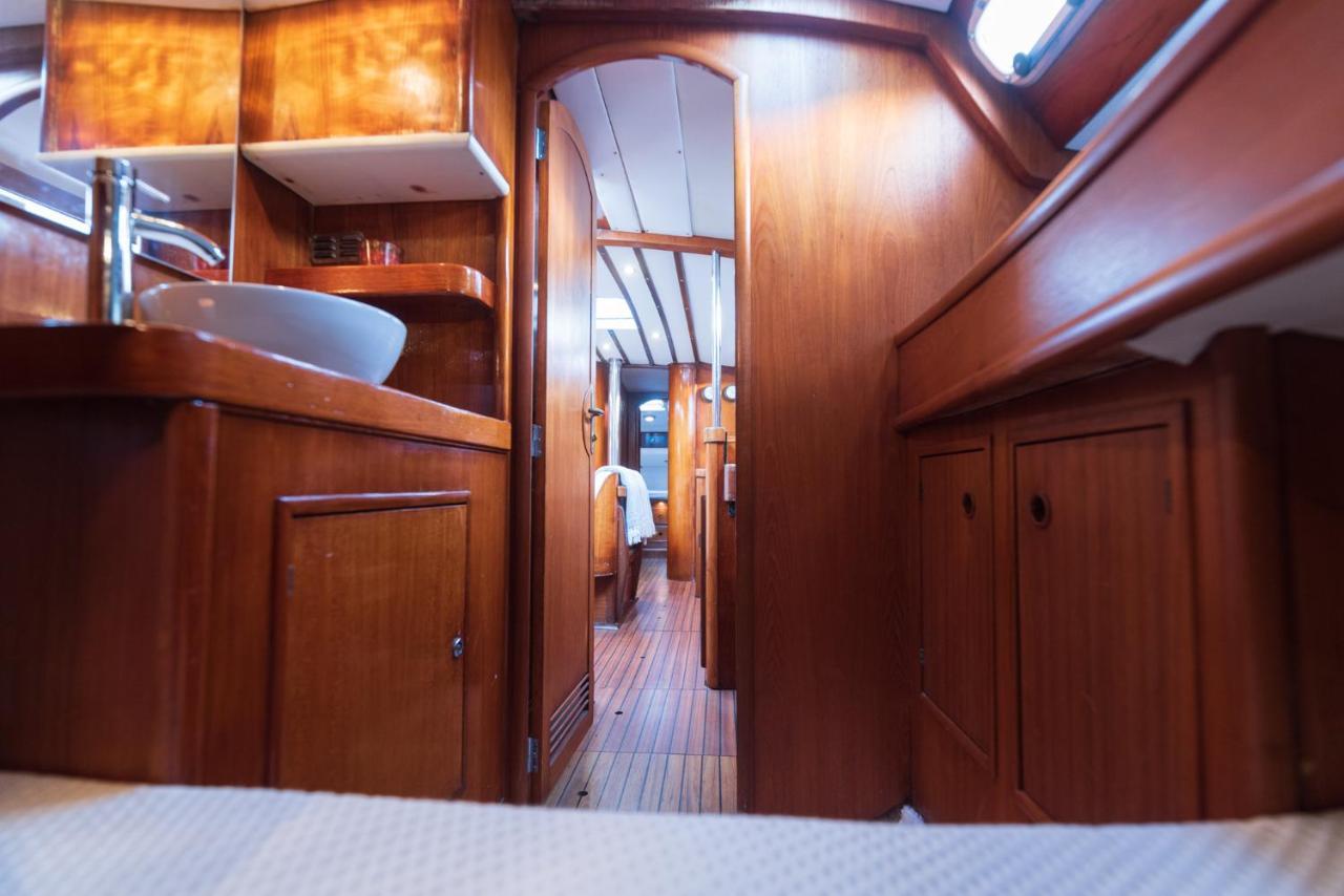 Nuit Sur Un Bateau La Rochelle (Charente-Maritime) Exterior foto