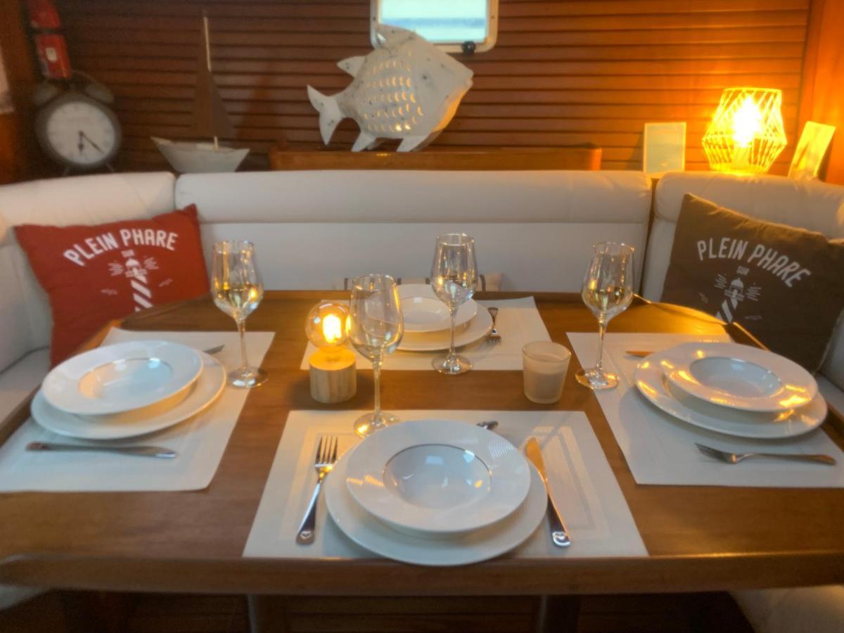 Nuit Sur Un Bateau La Rochelle (Charente-Maritime) Exterior foto