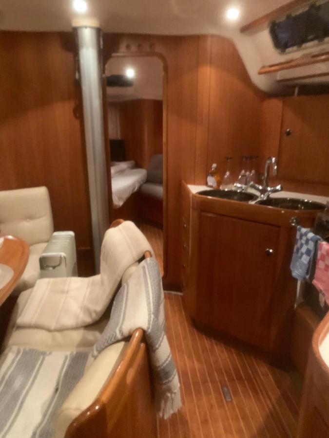 Nuit Sur Un Bateau La Rochelle (Charente-Maritime) Exterior foto
